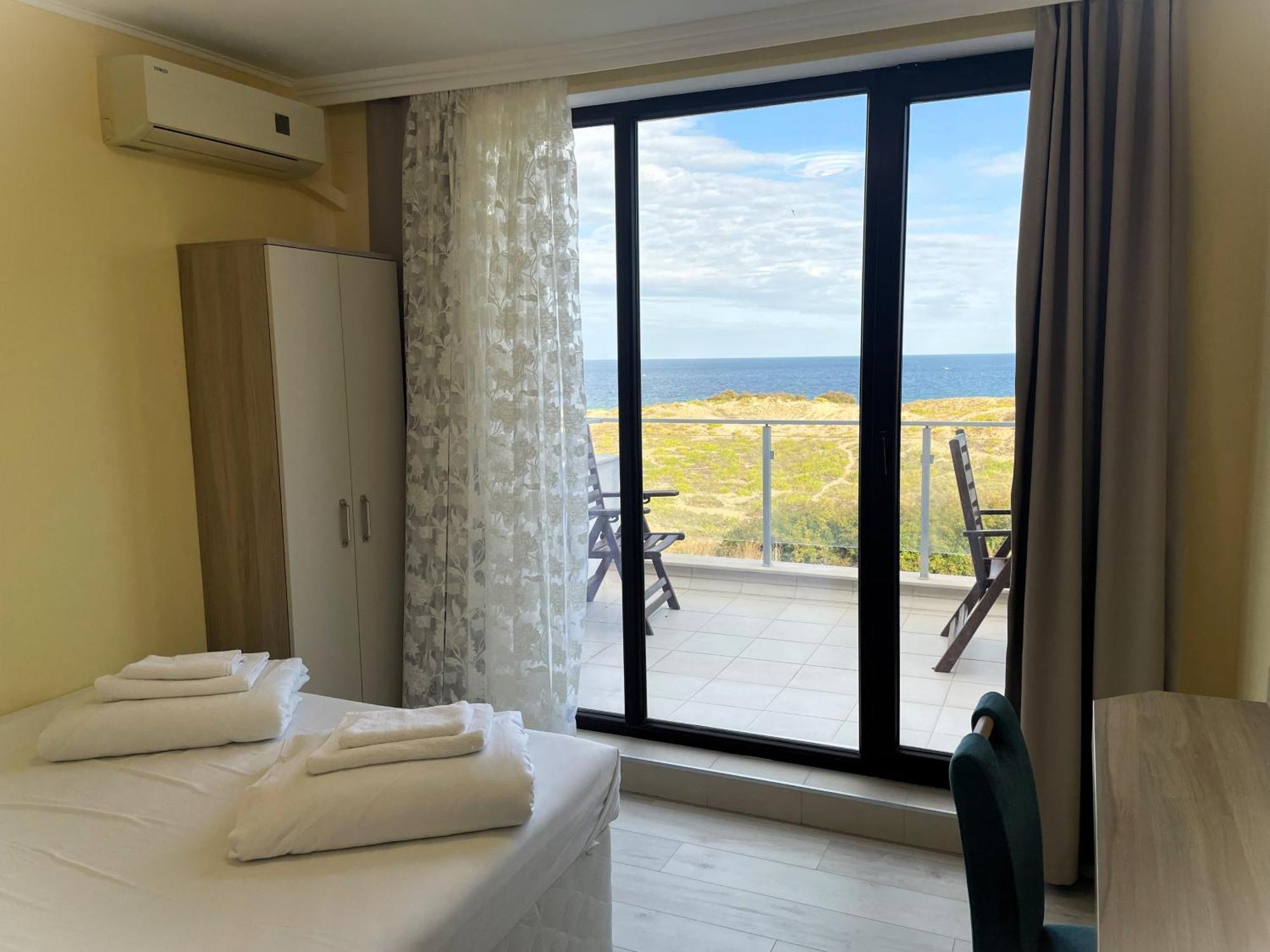 Apart-Hotel Panorama Sea Lux Primorsko Eksteriør billede