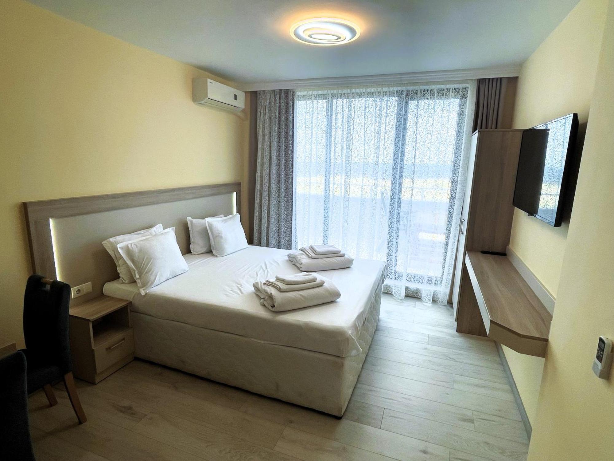 Apart-Hotel Panorama Sea Lux Primorsko Eksteriør billede