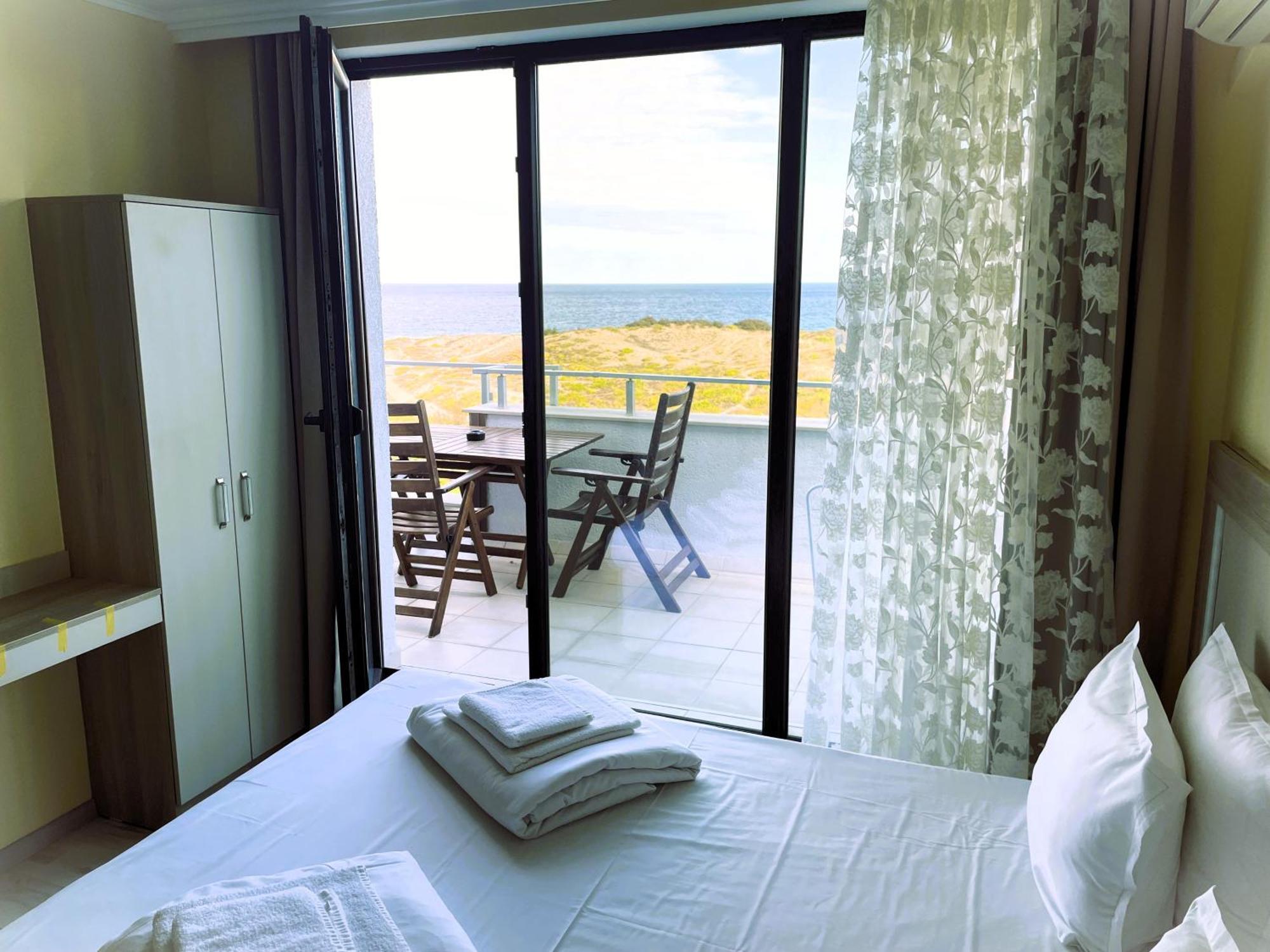Apart-Hotel Panorama Sea Lux Primorsko Eksteriør billede