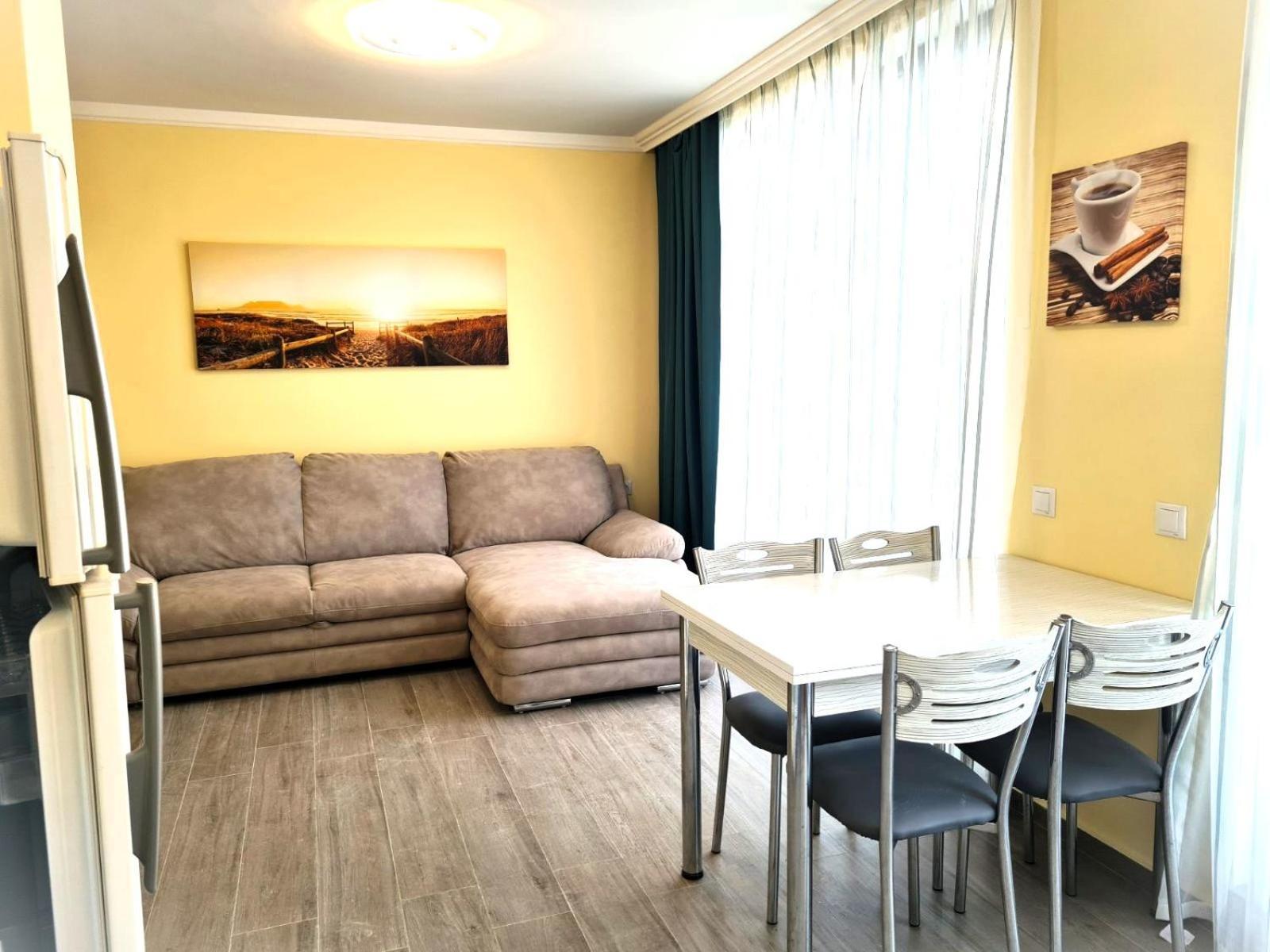 Apart-Hotel Panorama Sea Lux Primorsko Eksteriør billede
