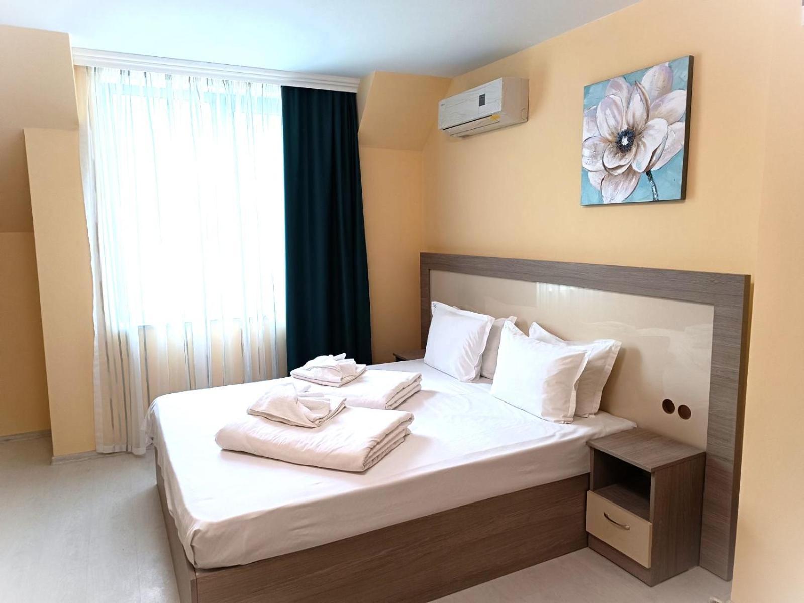 Apart-Hotel Panorama Sea Lux Primorsko Eksteriør billede